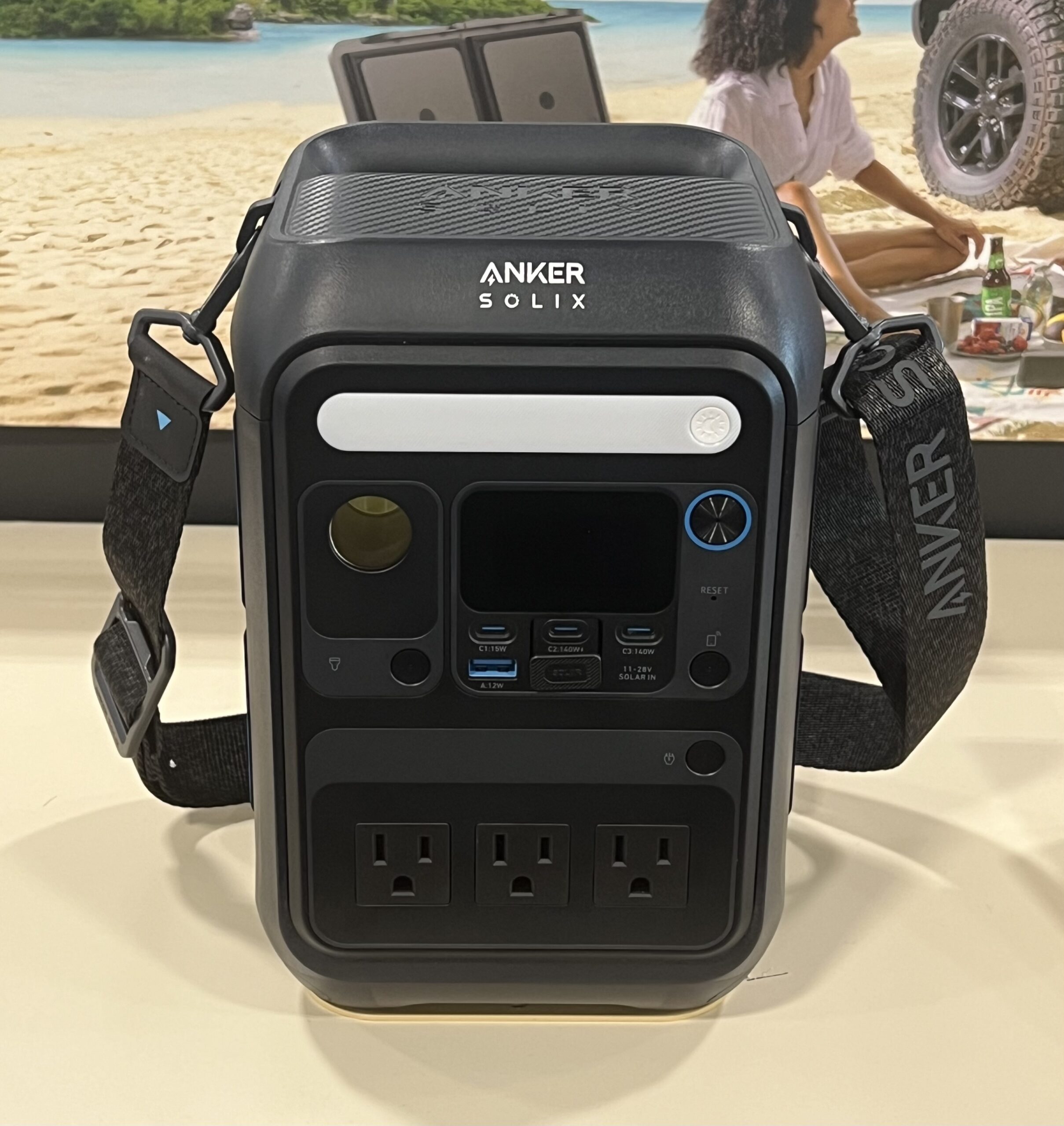 Портативна станція Anker SOLIX C300X — інша модель, ілюстративне фото