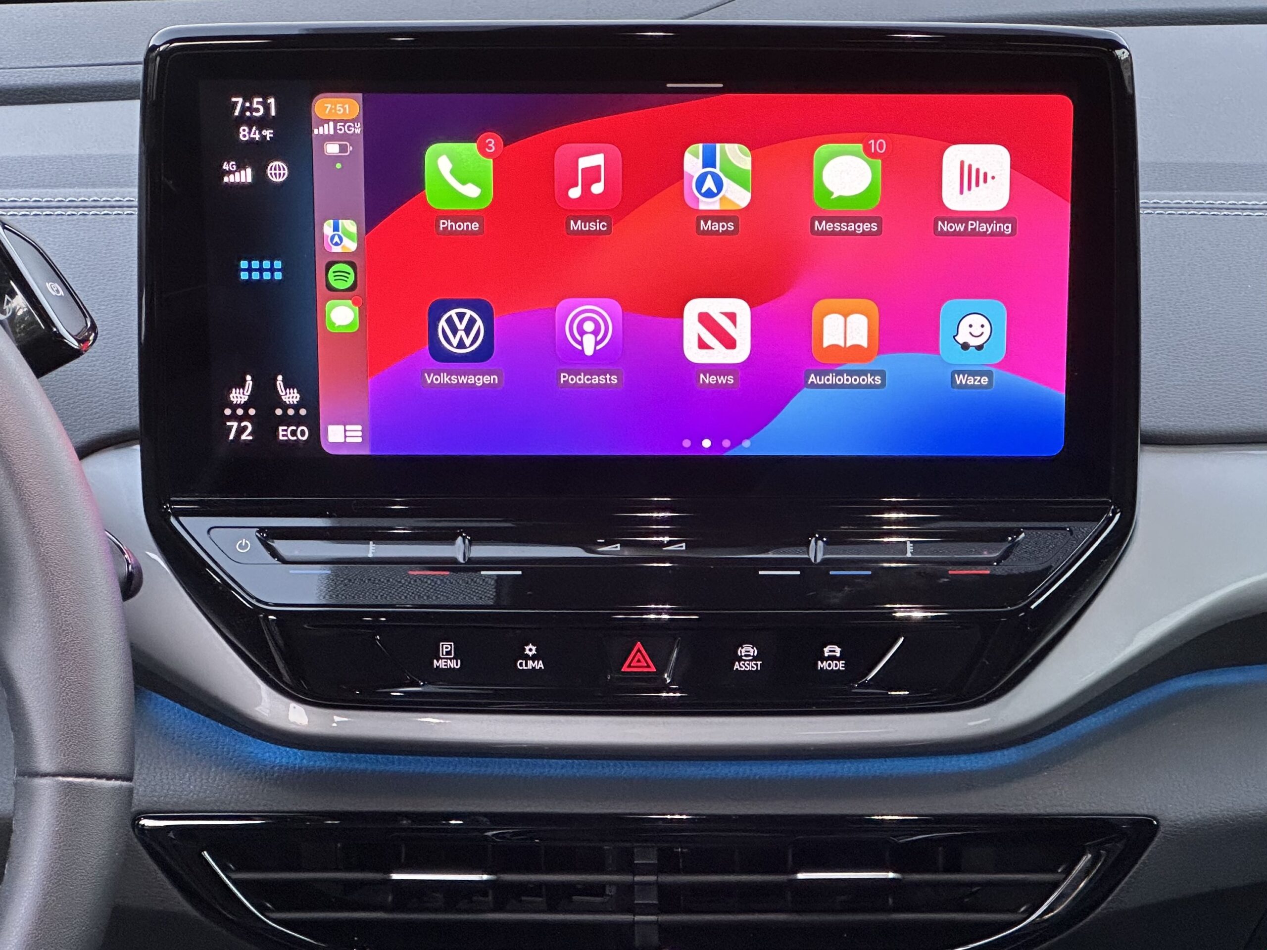 Екран Volkswagen ID.4 із бездротовим Apple CarPlay, архівне фото 2023 року