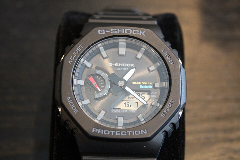 Чорний годинник Casio G-Shock GA-B2100-1A із підтримкою Bluetooth