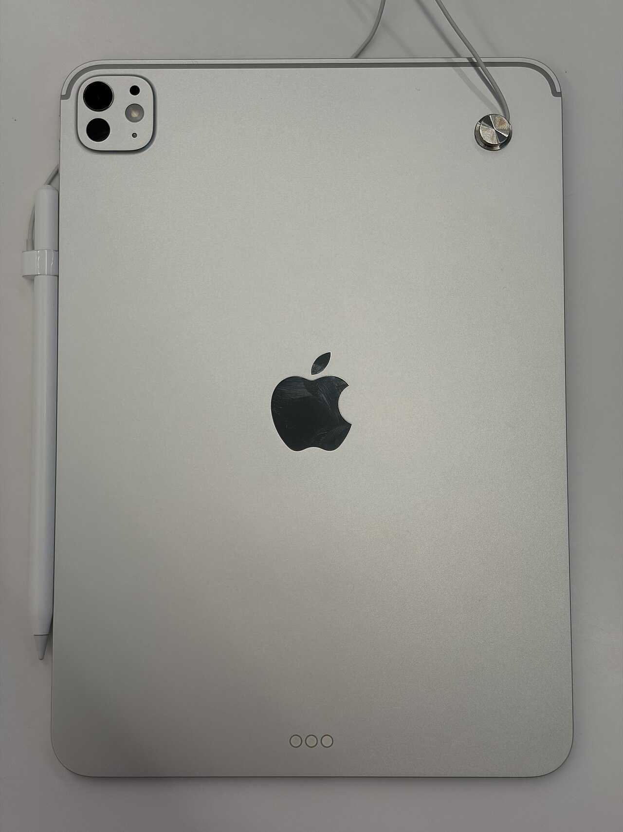 iPad Pro з Apple Pencil, ілюстрація роботи з графічними застосунками