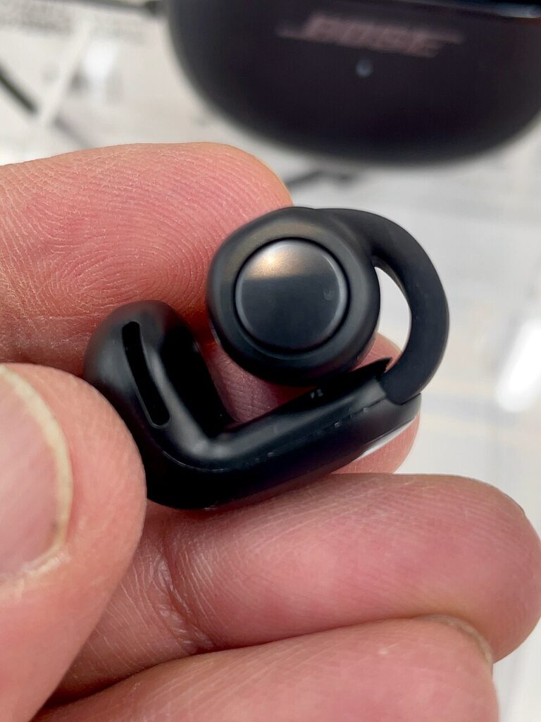 OnePlus Buds Clip: навушники-кліпси з автономністю до 40 годин