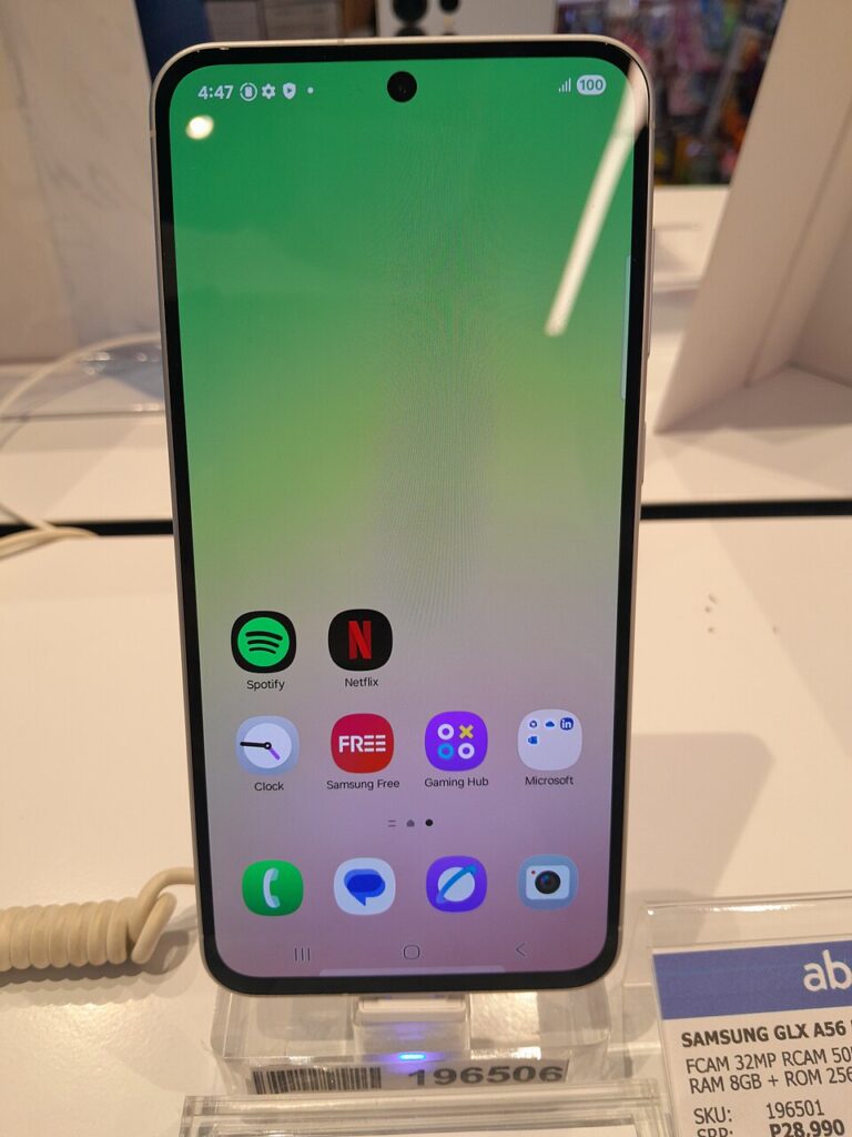 Смартфон Samsung Galaxy A56 5G на демонстраційному стенді