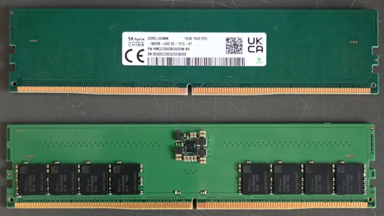 Модуль оперативної пам’яті SK hynix DDR5 на 16 ГБ, вигляд із двох боків
